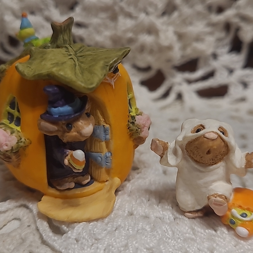 Vintage Hallmark Merry Minatures Happy Haunting Halloween Mouse Figurine Set